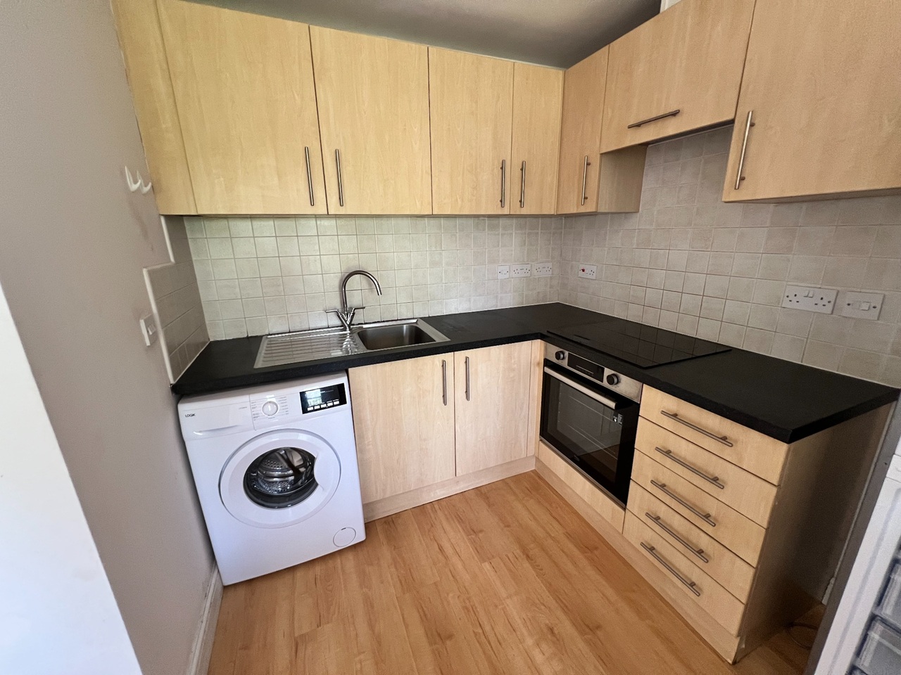 Manchester - 2 Bed Flat, Moss Lane East, M14 - To Rent Now for £1,250. ...