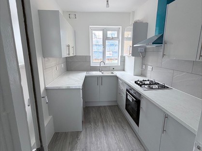 3 Bed Flat, South St, RM1