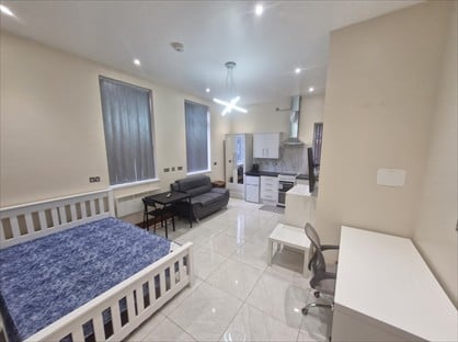 1 Bed Flat, Raglan Road, B5