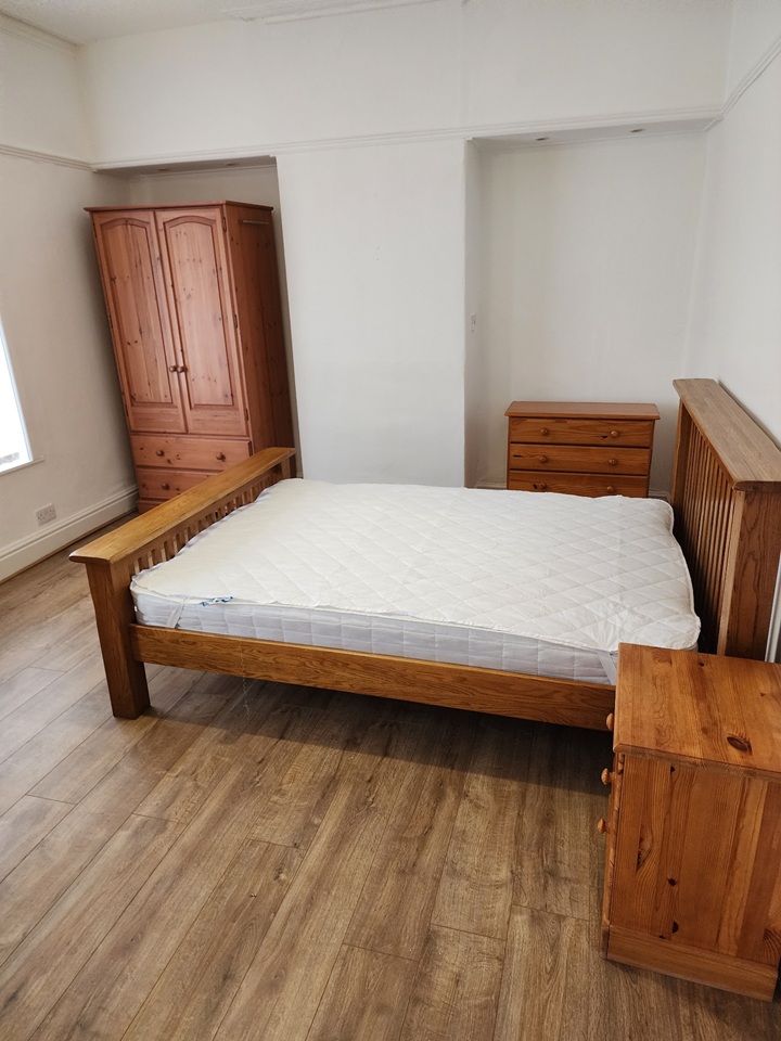 Room in a Shared House, Worsley Avenue, M40