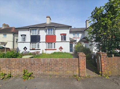Studio Flat, Southgate Avenue, TW13