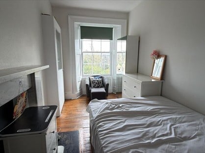 Room in a Shared Flat, Lutton Place, EH8