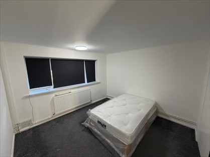 Studio Flat, Maddocks Close, DA14