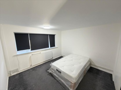 Studio Flat, Maddocks Close, DA14