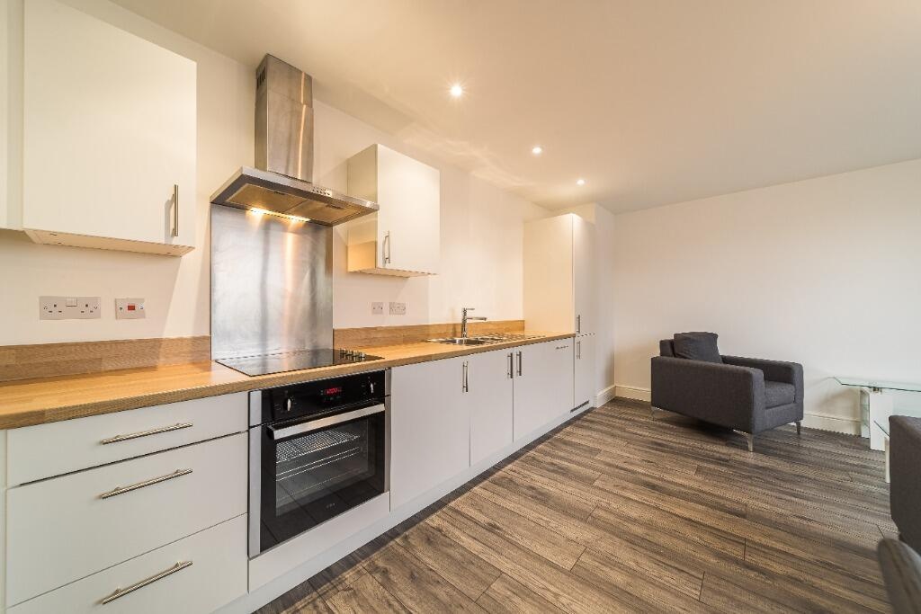 2 Bed Flat, Queen Street, S1
