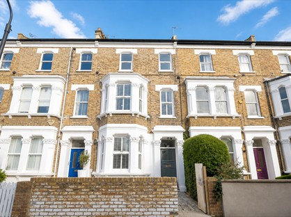 3 Bed Flat, Frithville Gardens, W12