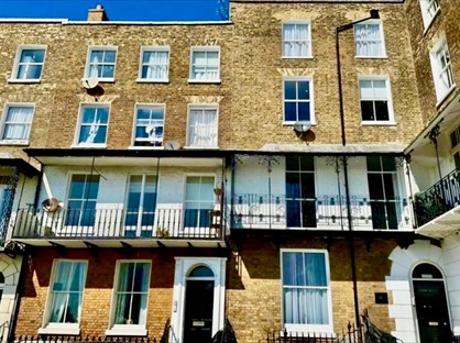 2 Bed Flat, Albion Place, CT11