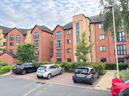 2 Bed Flat, Pages Croft, DY1