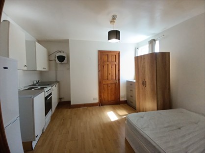 Studio Flat, Bradbury St, N16