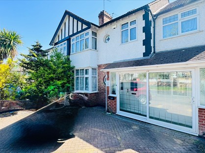 5 Bed Terraced House, Dale View Crescent, E4