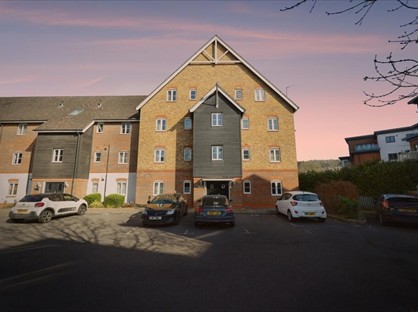 1 Bed Flat, Wye Gardens, HP12