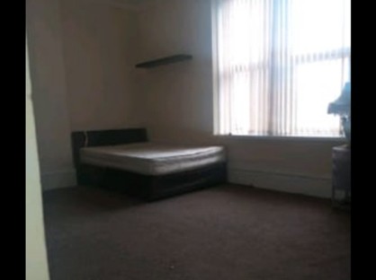 1 Bed Flat, Selborne Terrace, BD9
