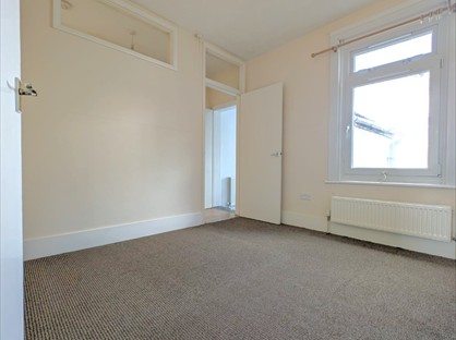 3 Bed Terraced House, Thorold Road, ME5