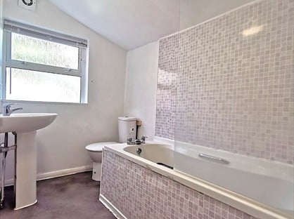 3 Bed Terraced House, Constitution Road, ME5