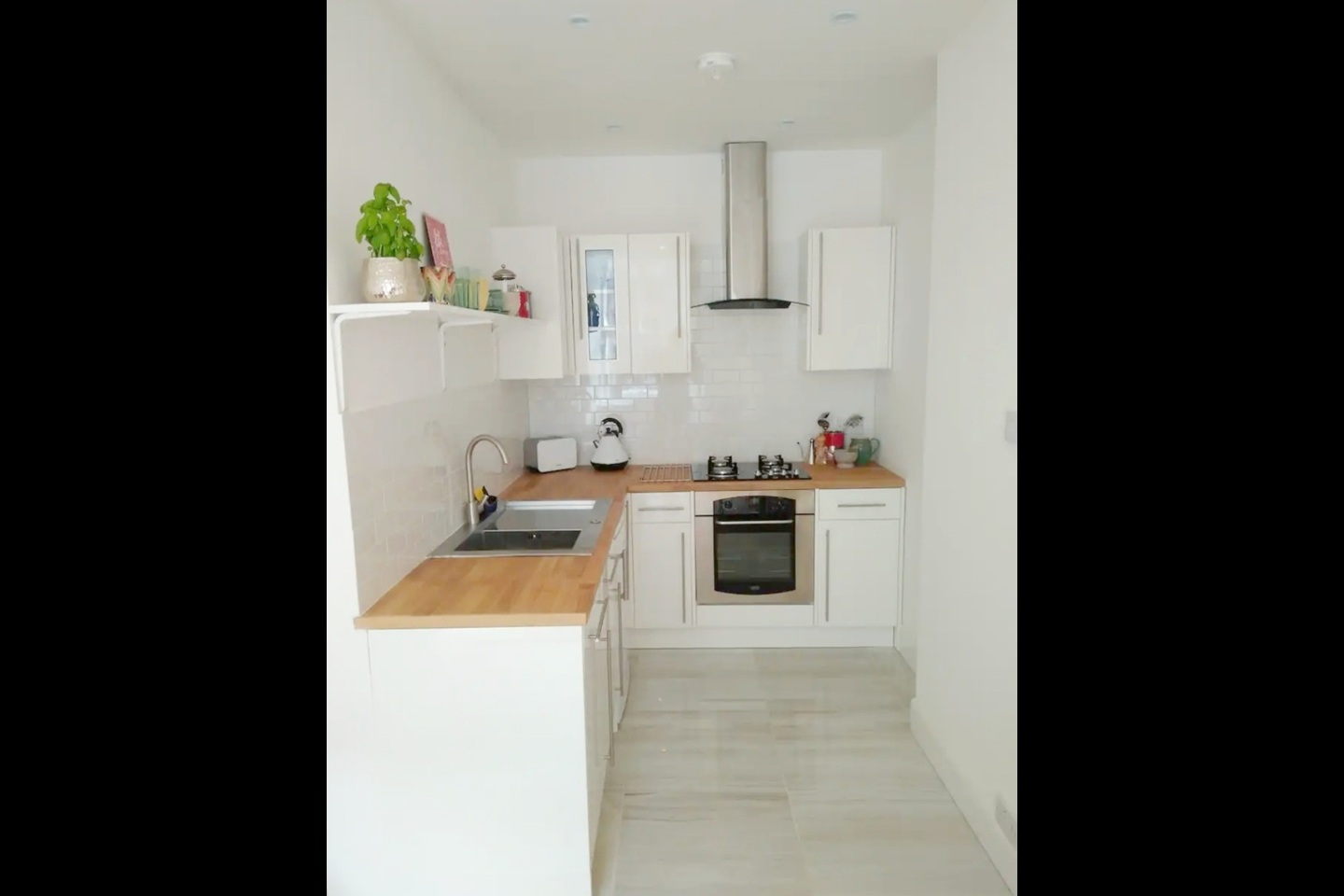 1 Bed Flat, Bothwell Street, EH7