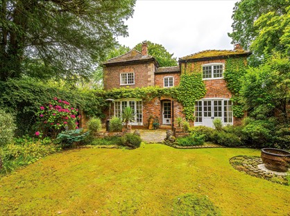 4 Bed Detached House, Congleton Road, SK10