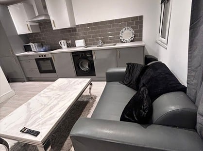 1 Bed Flat, Piccadilly, BD1