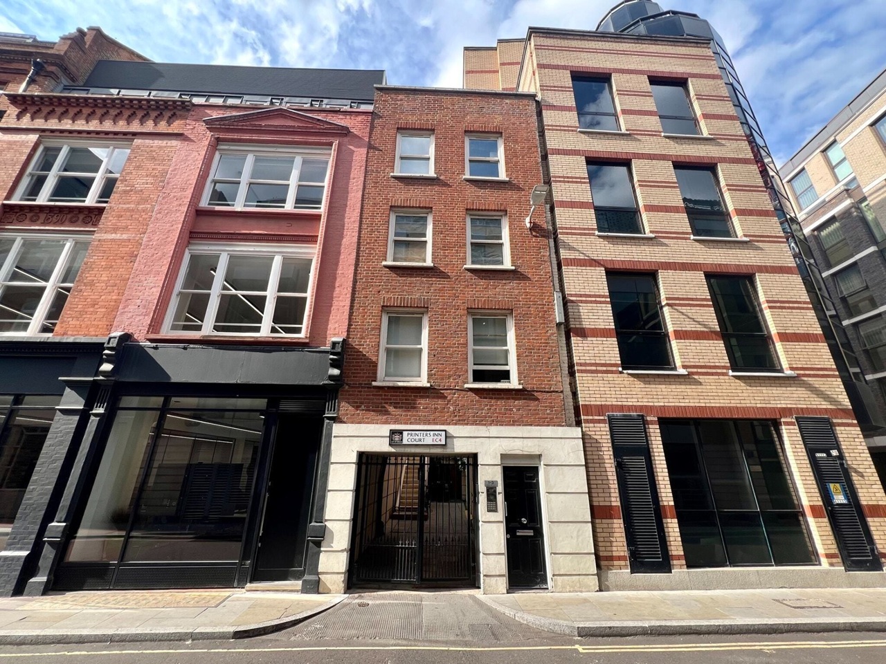 Additional image 8 of 2 Bed Flat, Printers Inn Court, EC4A, N1 7GU