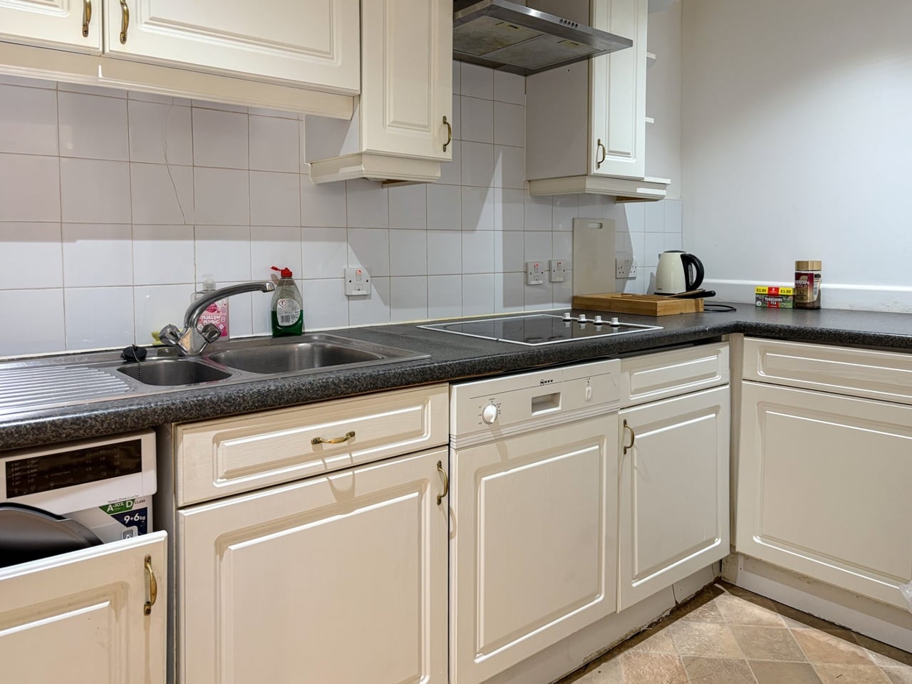 Additional image 14 of 2 Bed Flat, Printers Inn Court, EC4A, N1 7GU
