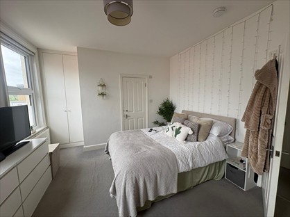 3 Bed Flat, Seaforth Avenue, KT3