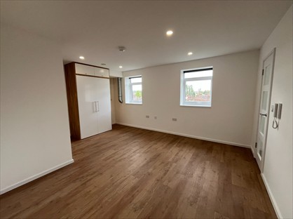 Studio Flat, The Grid, KT22
