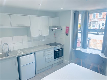 Studio Flat, Vastern Road, RG1
