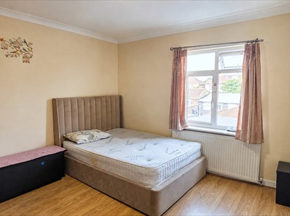 Room in a Shared House, Manor Avenue, TW4