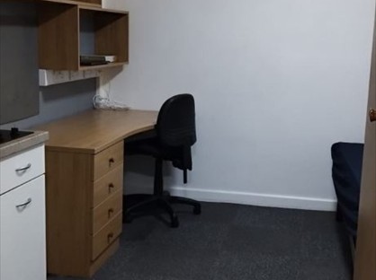 Studio Flat, College House, B8