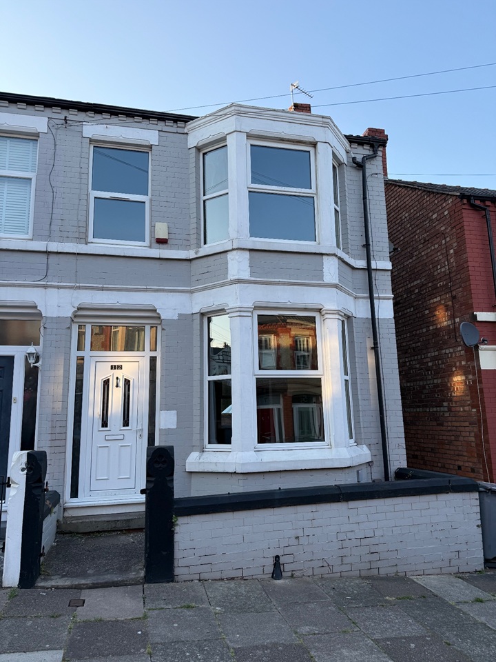 3 Bed Semi-Detached House, Clive Road, CH43