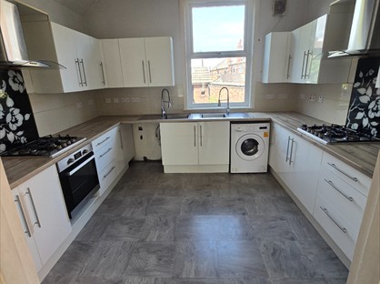 5 Bed End Terrace, Littlemoor Lane, DN4
