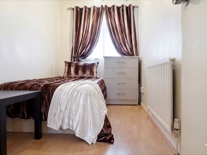 Room in a Shared Flat, Star Lane, E16