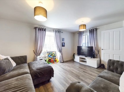 3 Bed Detached House, Poplars Park Road, BD2