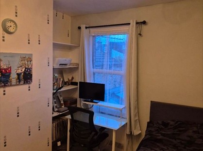 Room in a Shared House, Winfrith Road, SW18