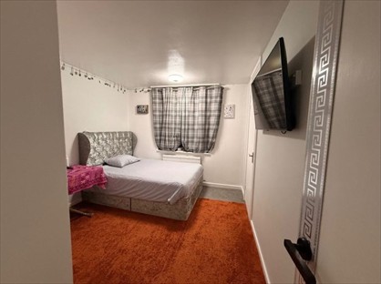 Room in a Shared House, Este Road, SW11
