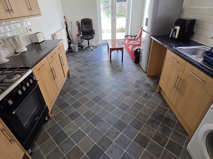 5 Bed Semi-Detached House, Bernard St, WS1