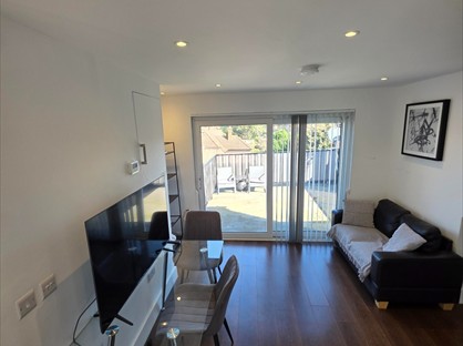 2 Bed Flat, Parade Mansions, NW4