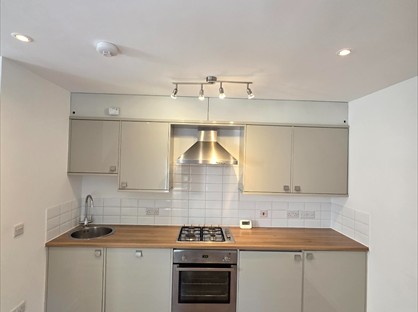 1 Bed Flat, Park Place, SO15