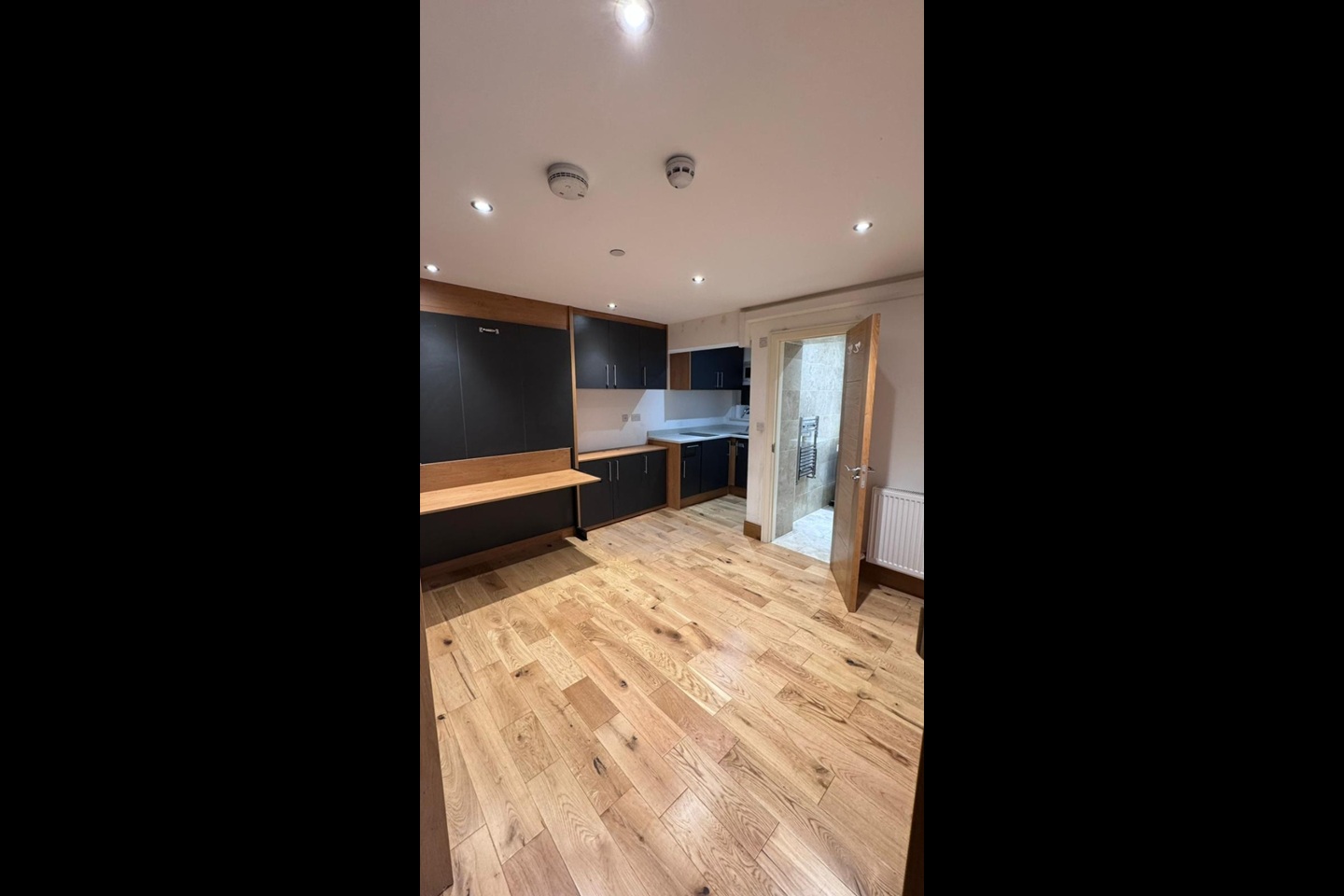 Studio Flat, Kilburn High Road, NW6 photo 4