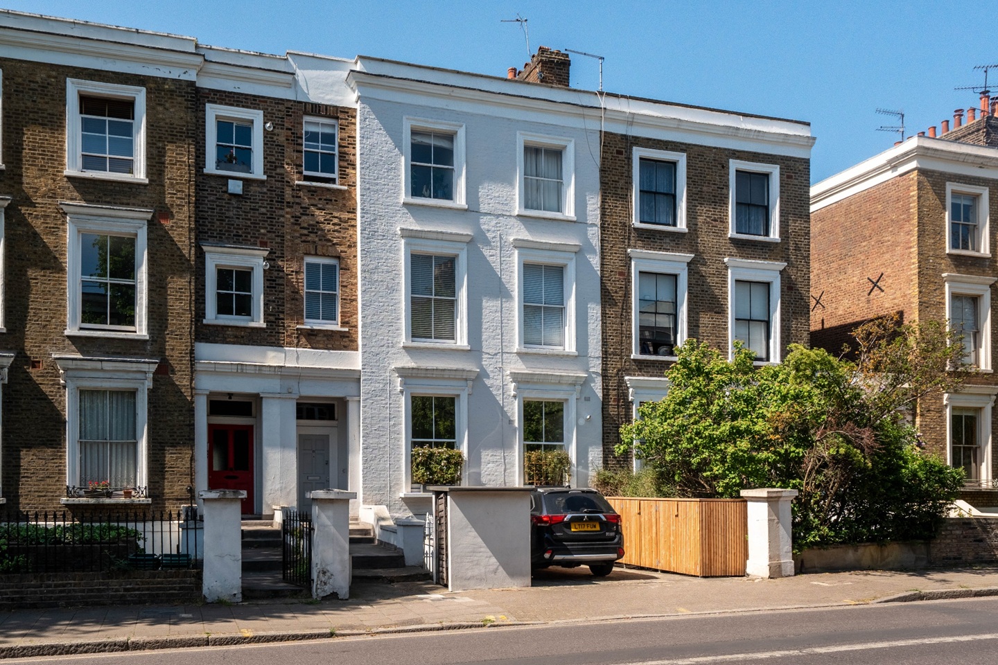 2 Bed Flat, Islington, N1 photo 2