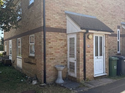 1 Bed Semi-Detached House, Berrow Close, LU2