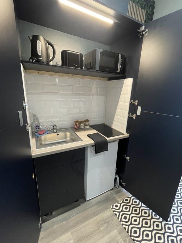 Studio Flat, Duncan St, M7 photo 4