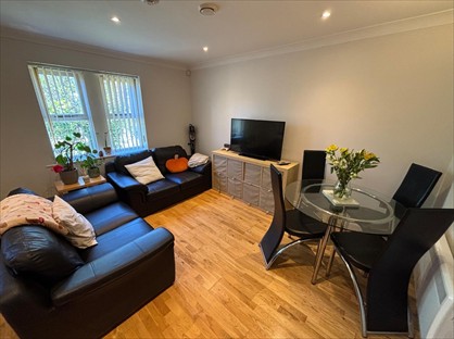 2 Bed Flat, Hillside House, LS6