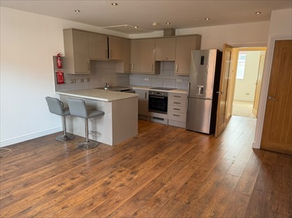 1 Bed Flat, King St, SK16