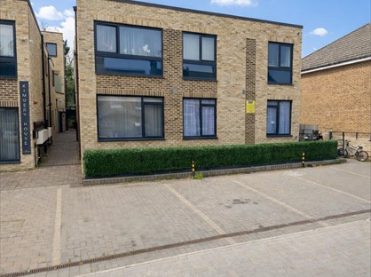 1 Bed Flat, Allenby House, EN4