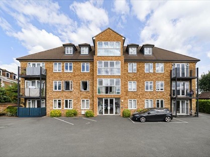 2 Bed Flat, Portsmouth Road, KT11