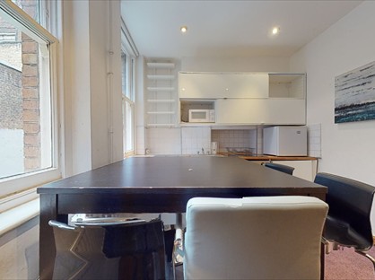 2 Bed Flat, Red Lion Square, WC1R