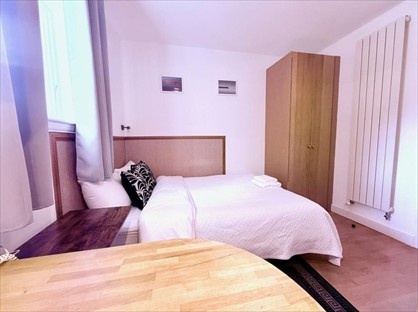 Studio Flat, Fulham Palace Road, W6