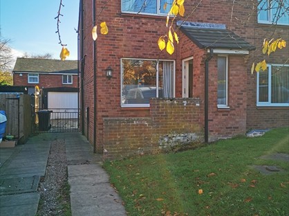 2 Bed Semi-Detached House, Ledbury Green, LS10