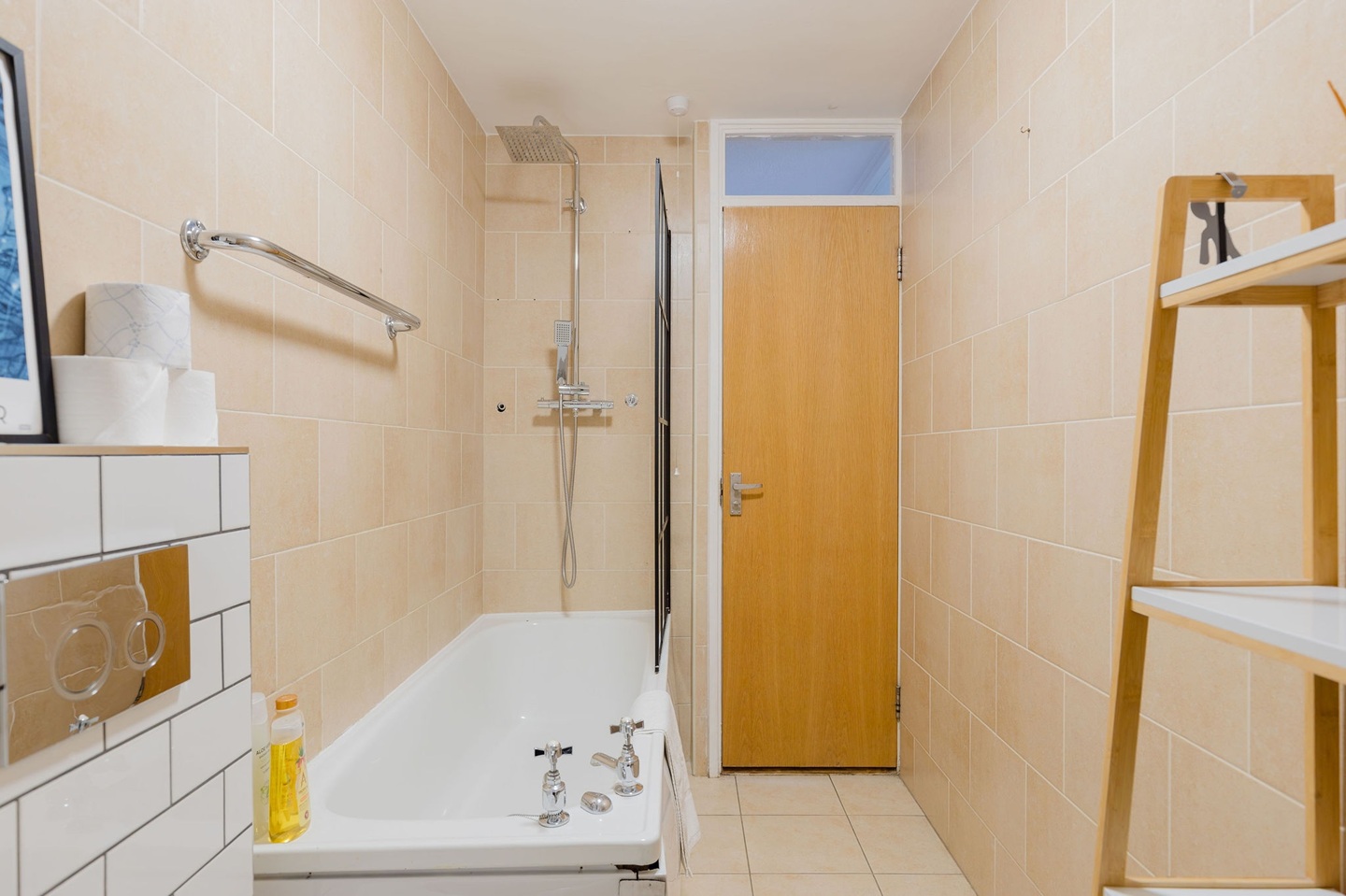 1 Bed Flat, Roslin House, E1W photo 4