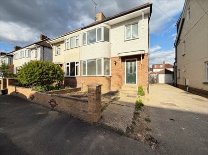5 Bed Semi-Detached House, Jubilee Road, GU11